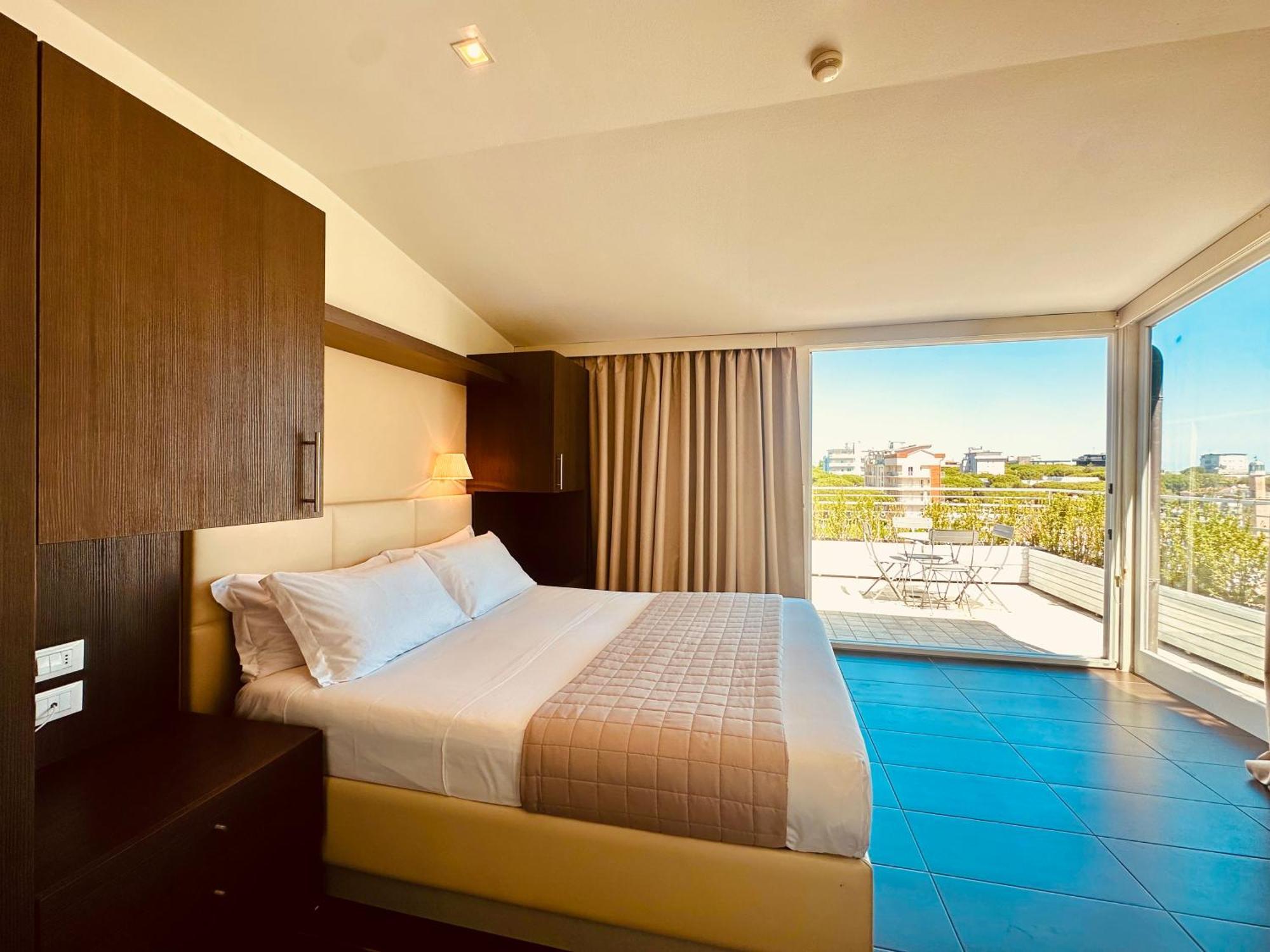 Hotel Miramare - Spa & Suites - Free Breakfast & Brunch Until 13-00 แชร์เวีย ภายนอก รูปภาพ